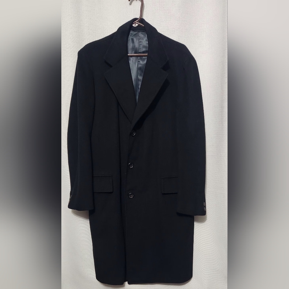 Men's 100%  Cashmere Overcoat Size Large/ XL